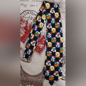 𝑳𝒐𝒐𝒏𝒆𝒚 𝑻𝒖𝒏𝒆𝒔 𝑴𝒂𝒏𝒊𝒂 '𝟗𝟔 𝑿𝑴𝒂𝒔 𝑵𝒆𝒄𝒌𝑻𝒊𝒆